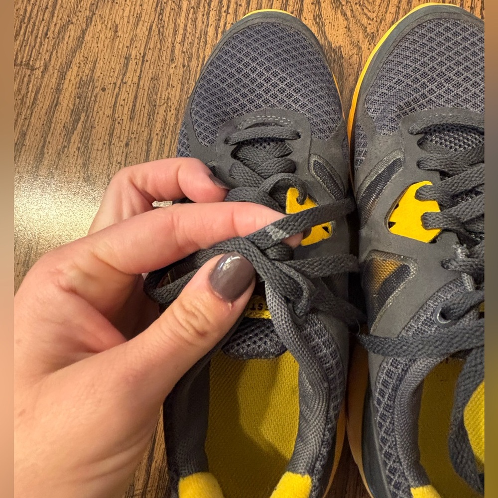 Nike livestrong 4Y unisex tennis shoes - Picture 6 of 8